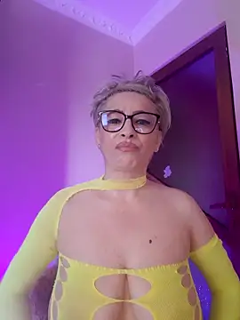 Snapshot of LunaBlaise chatting on 05-17-26, 06:35 LunaBlaise online show from 05-17-26, 06:35