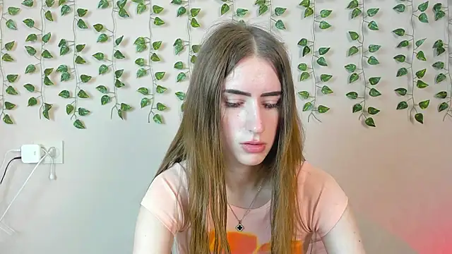 Snapshot of EllieRough chatting on 06-16-26, 04:23 EllieRough online show from 06-16-26, 04:23