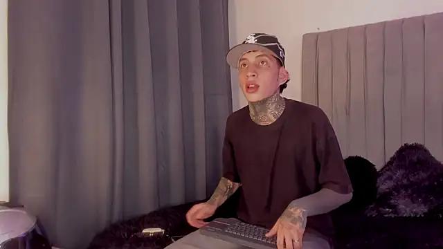 Snapshot of im_dantee chatting on 02-27-26, 04:23 im dantee online show from 02-27-26, 04:23