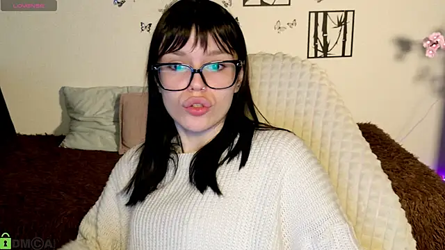 Snapshot of JanetCensley chatting on 05-18-26, 09:36 JanetCensley online show from 05-18-26, 09:36