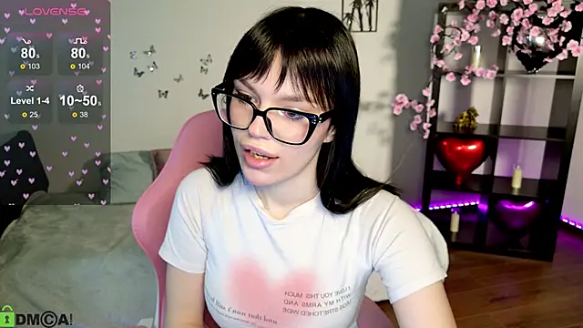 Snapshot of JanetCensley chatting on 05-17-26, 09:42 JanetCensley online show from 05-17-26, 09:42