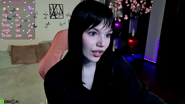 Snapshot of JanetCensley chatting on 04-20-26, 09:45 JanetCensley online show from 04-20-26, 09:45
