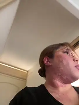 WHITEWOMEN 2 online show from 03-12-26, 04:33