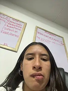 LilyRossi  online show from 05-13-26, 12:12