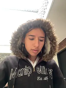 LilyRossi  online show from 05-28-26, 11:27