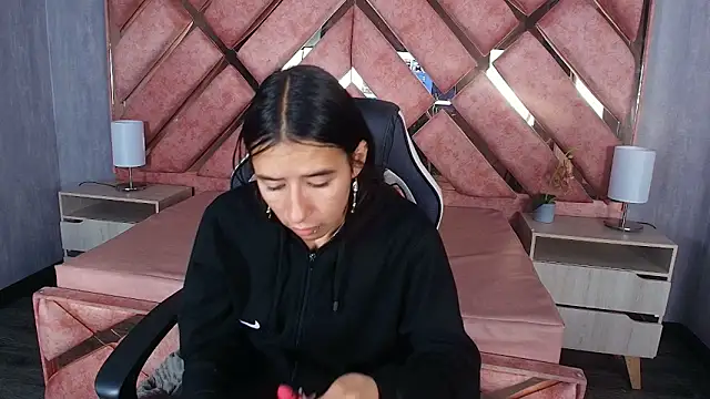 LilyRossi  online show from 05-08-26, 01:26