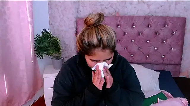 Sofiazaf  online show from 04-07-26, 12:18