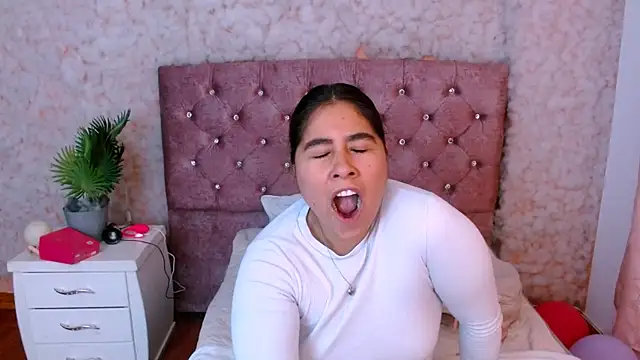 Sofiazaf  online show from 03-05-26, 12:24