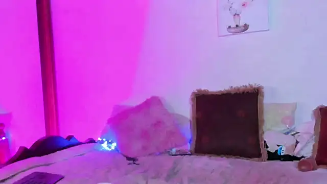 Snapshot of Arianna_Moore chatting on 05-18-26, 10:25 Arianna Moore online show from 05-18-26, 10:25