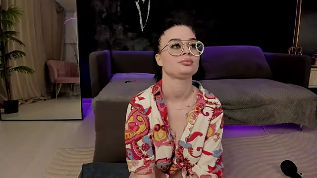 LoraIvone online show from 04-08-26, 07:26