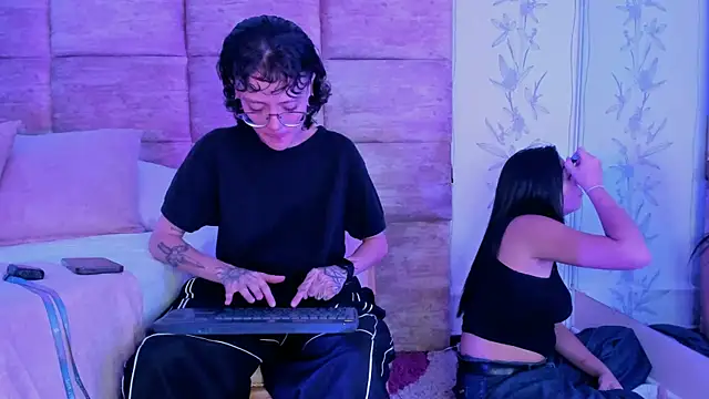 CaliferAndAurora online show from 03-09-26, 09:18