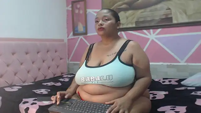 Snapshot of Doll_rihana chatting on 05-22-26, 12:19 Doll rihana online show from 05-22-26, 12:19