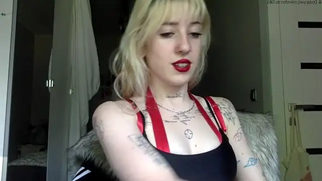 Snapshot of EmmyWet chatting on 05-14-26, 03:42 EmmyWet online show from 05-14-26, 03:42