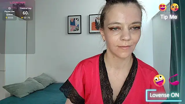 Snapshot of Yana-XX chatting on 06-27-26, 11:49 Yana-XX online show from 06-27-26, 11:49