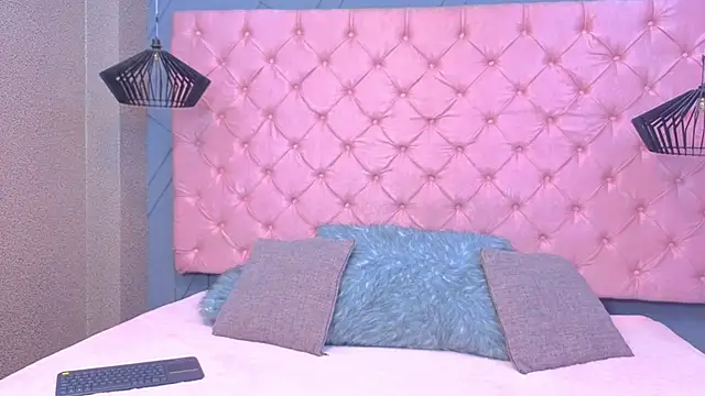 SARA HORNY- online show from 04-09-26, 03:19