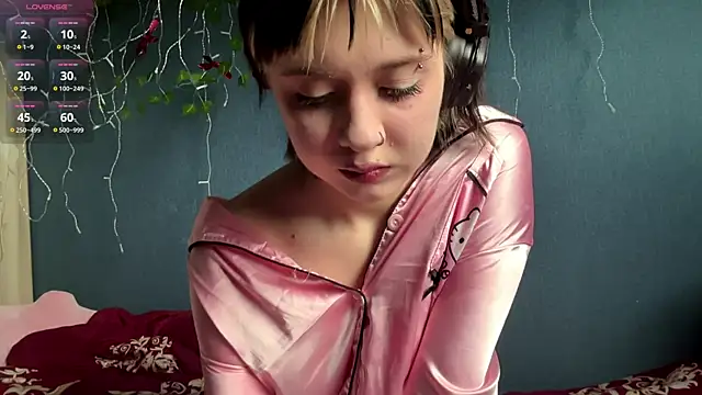 AueshaSimon online show from 04-13-26, 05:11