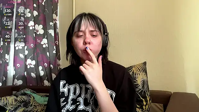 Snapshot of AueshaSimon chatting on 06-11-26, 07:16 AueshaSimon online show from 06-11-26, 07:16