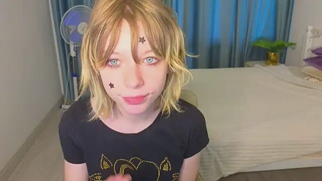 MollySally online show from 06-19-26, 04:18