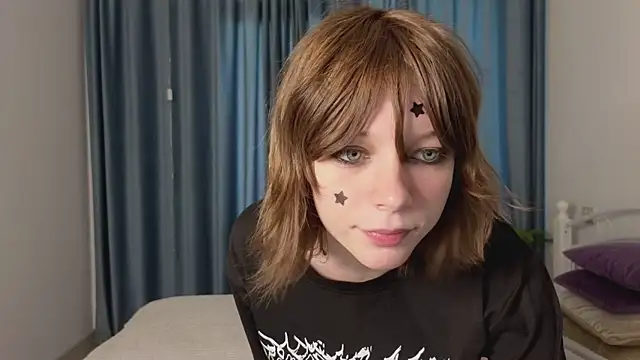 MollySally online show from 06-23-26, 04:21