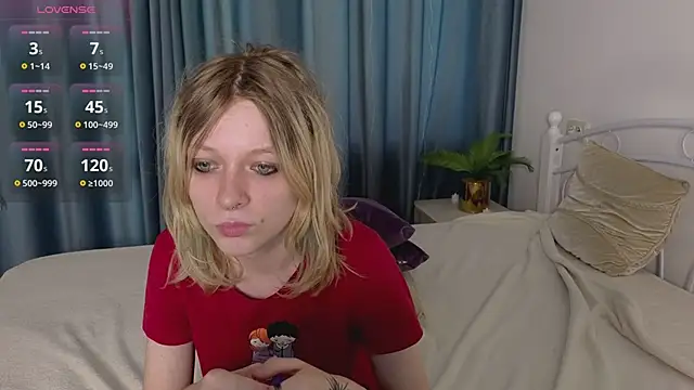 Snapshot of MollySally chatting on 04-27-26, 04:10 MollySally online show from 04-27-26, 04:10