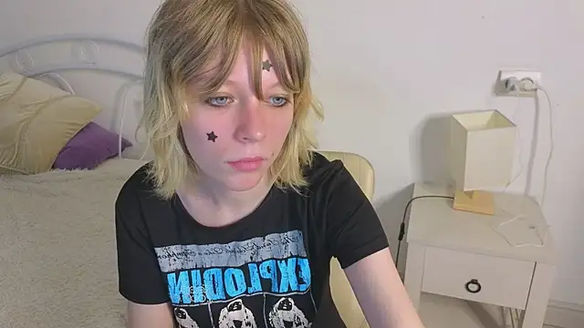 MollySally online show from 06-16-26, 04:12