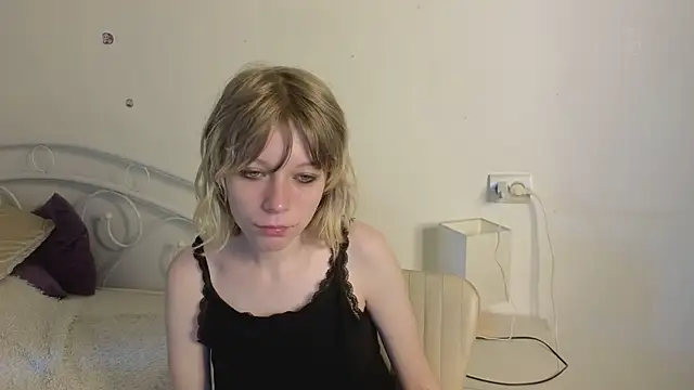 Snapshot of MollySally chatting on 06-11-26, 04:09 MollySally online show from 06-11-26, 04:09