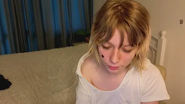 Snapshot of MollySally chatting on 06-06-26, 07:13 MollySally online show from 06-06-26, 07:13