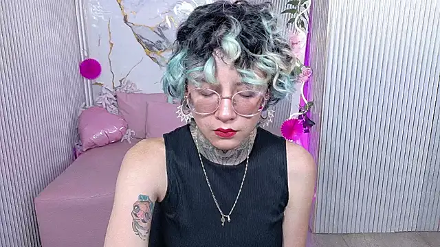 Lyra tay online show from 07-12-26, 01:34