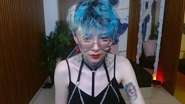 Lyra tay online show from 04-17-26, 07:06