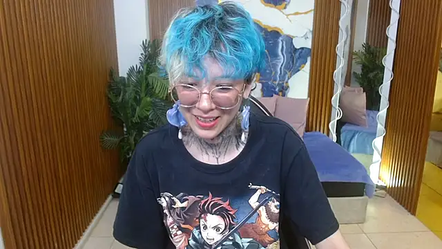 Lyra tay online show from 04-15-26, 07:07