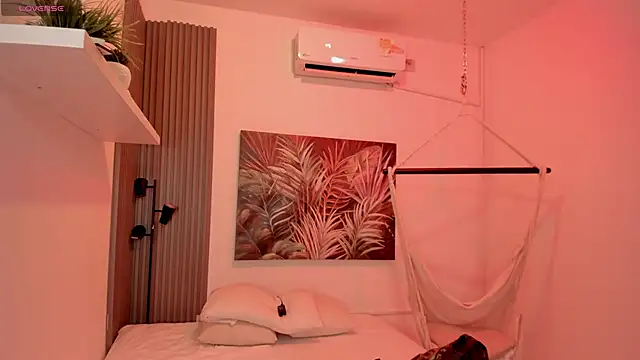 Snapshot of emma_petals chatting on 02-28-26, 07:46 emma petals online show from 02-28-26, 07:46