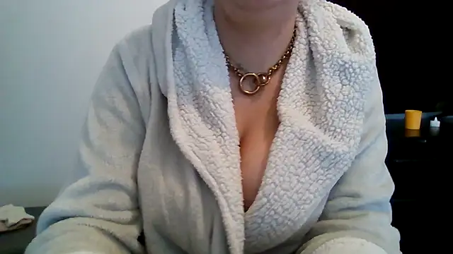 StaceyXOXO online show from 04-12-26, 10:18