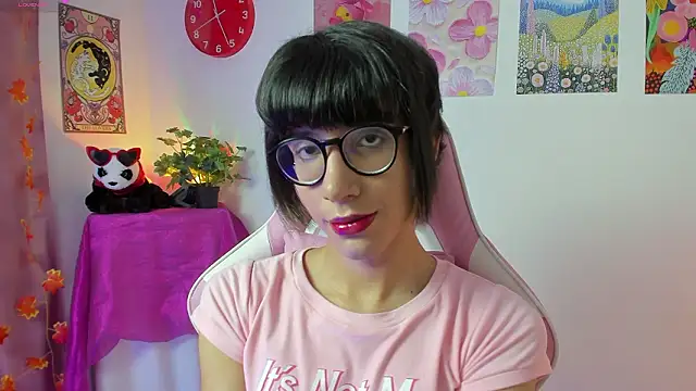 Snapshot of Madeline_21 chatting on 03-07-26, 05:25 Madeline 21 online show from 03-07-26, 05:25