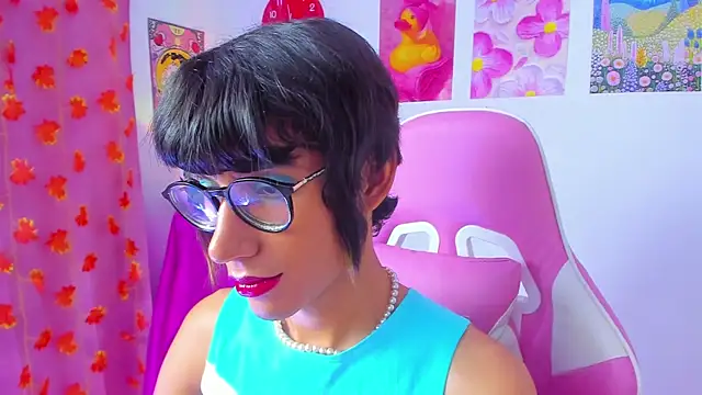 Snapshot of Madeline_21 chatting on 03-16-26, 05:44 Madeline 21 online show from 03-16-26, 05:44