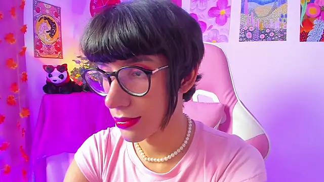 Snapshot of Madeline_21 chatting on 03-20-26, 05:08 Madeline 21 online show from 03-20-26, 05:08