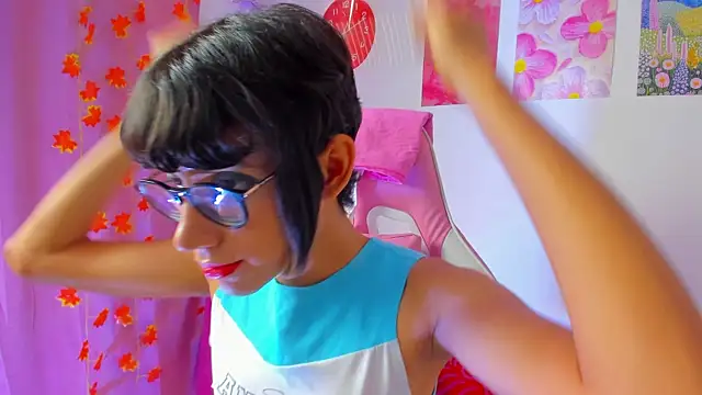 Snapshot of Madeline_21 chatting on 04-09-26, 12:11 Madeline 21 online show from 04-09-26, 12:11