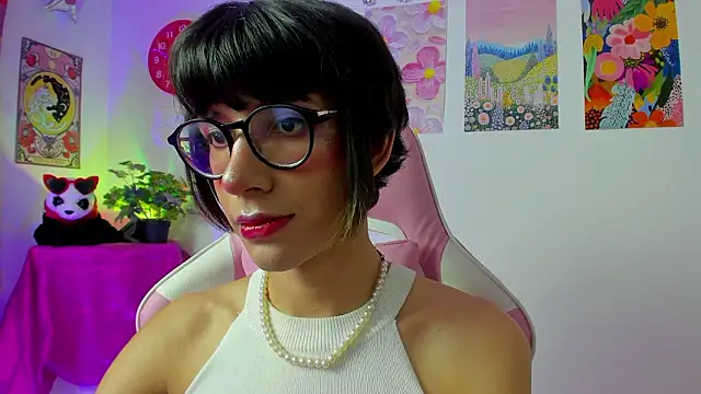 Snapshot of Madeline_21 chatting on 03-03-26, 05:25 Madeline 21 online show from 03-03-26, 05:25