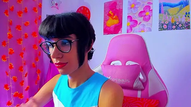 Snapshot of Madeline_21 chatting on 03-27-26, 05:16 Madeline 21 online show from 03-27-26, 05:16