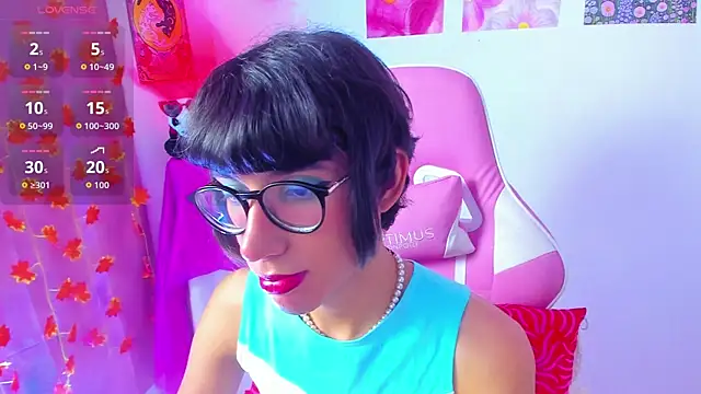 Snapshot of Madeline_21 chatting on 03-19-26, 06:13 Madeline 21 online show from 03-19-26, 06:13