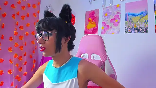 Snapshot of Madeline_21 chatting on 03-26-26, 05:06 Madeline 21 online show from 03-26-26, 05:06