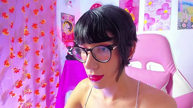 Snapshot of Madeline_21 chatting on 03-12-26, 05:13 Madeline 21 online show from 03-12-26, 05:13