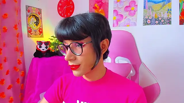 Snapshot of Madeline_21 chatting on 04-04-26, 12:12 Madeline 21 online show from 04-04-26, 12:12