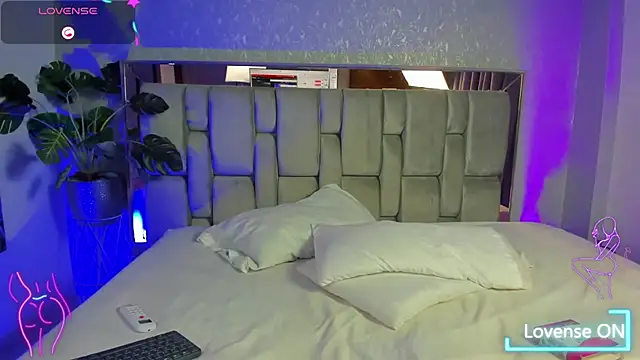 PaulinaLopez  online show from 03-15-26, 09:00