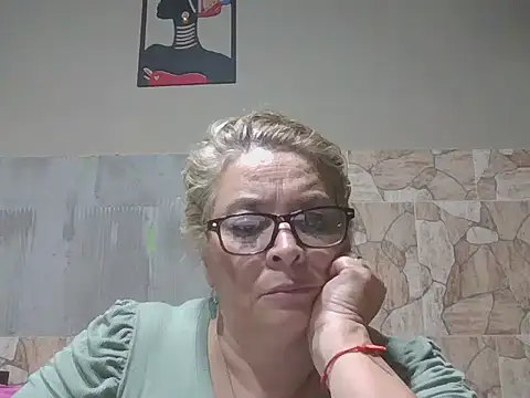 Snapshot of momismilf544 chatting on 03-28-26, 02:45 momismilf544 online show from 03-28-26, 02:45