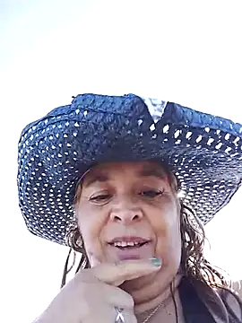 Snapshot of momismilf544 chatting on 04-02-26, 06:25 momismilf544 online show from 04-02-26, 06:25
