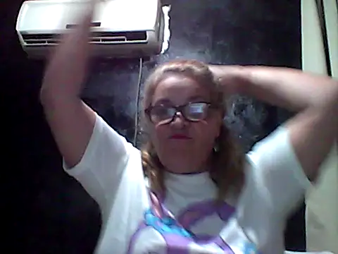 Snapshot of momismilf544 chatting on 04-13-26, 02:59 momismilf544 online show from 04-13-26, 02:59