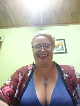 Snapshot of momismilf544 chatting on 04-26-26, 05:21 momismilf544 online show from 04-26-26, 05:21