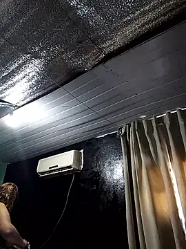 Snapshot of momismilf544 chatting on 03-31-26, 05:26 momismilf544 online show from 03-31-26, 05:26