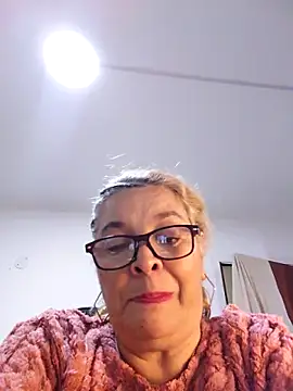 Snapshot of momismilf544 chatting on 04-30-26, 05:36 momismilf544 online show from 04-30-26, 05:36