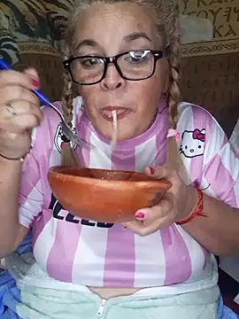 Snapshot of momismilf544 chatting on 05-27-26, 01:57 momismilf544 online show from 05-27-26, 01:57